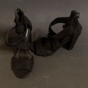 Wild Diva Criss-Cross Strappy heels